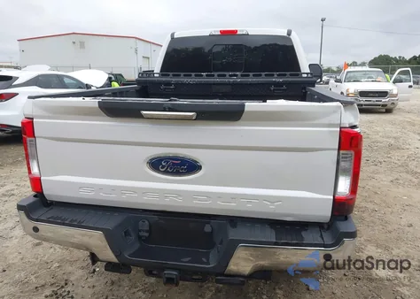 2017 Ford F-250 Lariat из США, поврежденный, VIN 1FT7W2BT1HED55872